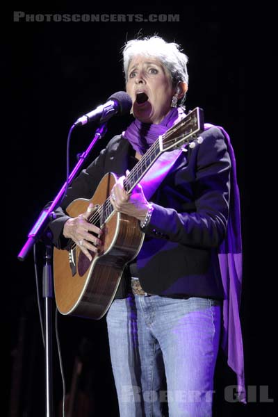 JOAN BAEZ - 2011-09-17 - LA COURNEUVE - Parc Departemental - Grande Scene - 